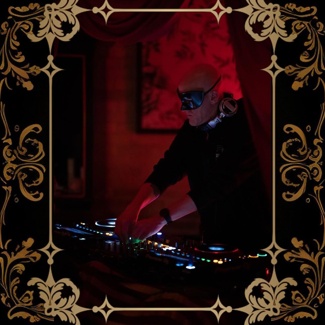 The Obscuras Ball image 4